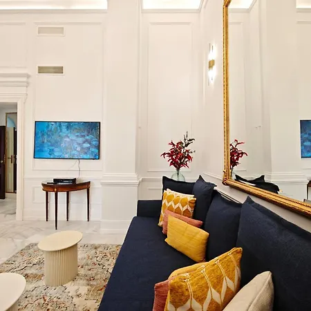 Cathedral Luxury Apartment *